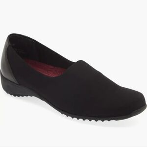 VGUC Munro Traveler Slip-on Black Women 8.5
